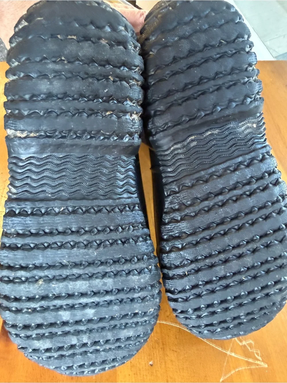 Bogs Grasp Solid Waterproof Winter Boots Black Youth 6 Women’s 8 Waterproof Snow